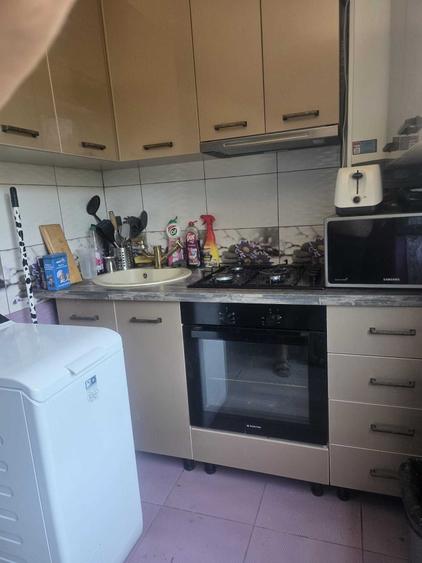 Vand apartament 2 cam apropiere metrou - 8