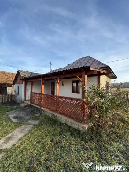 Casă cu 3 camere cu Teren 2500 Mp în Șindrești
