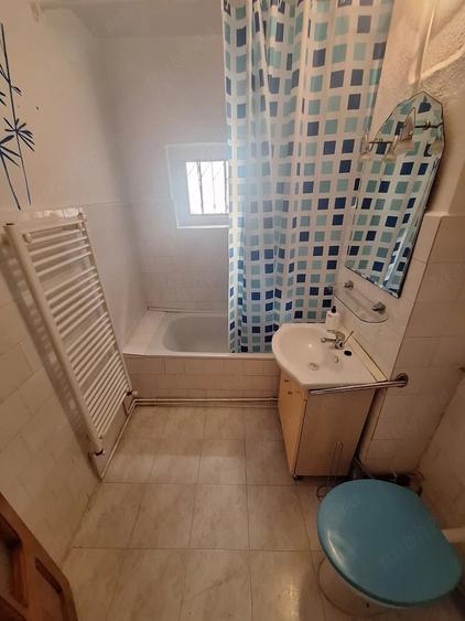 Apartament cu 3 camere decomandat în Aradului