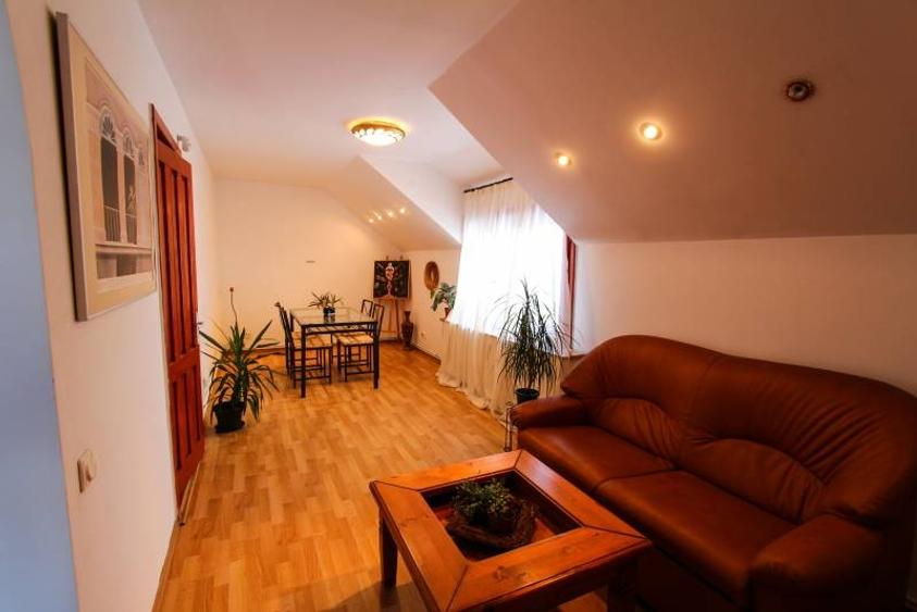 Casă individuală cu 5 camere cu Teren 300 Mp în Banu Manta
