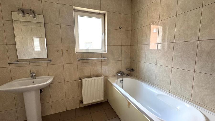 Casă individuală cu 6 camere cu Garaj în Floreasca