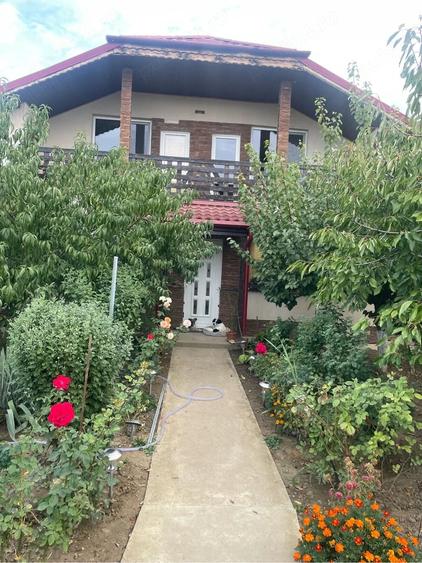 Casă cu Teren 608 Mp în Central