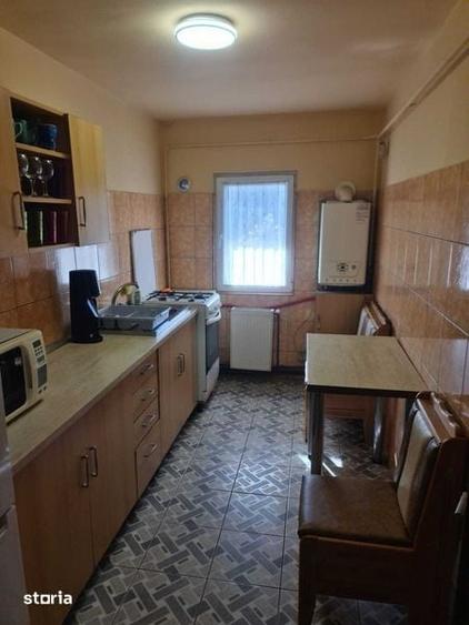 ap. 2 cam. D Carrefour Market - zona Garii - sos. Arcu - 6