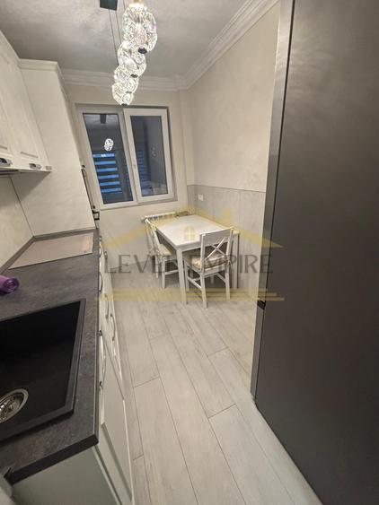 Apartament cu 3 camere decomandat, mobilat în Gorjului