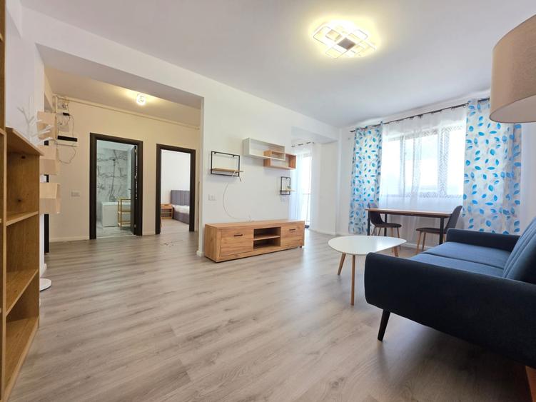 Apartament cu 2 camere semidecomandat în 1 Decembrie