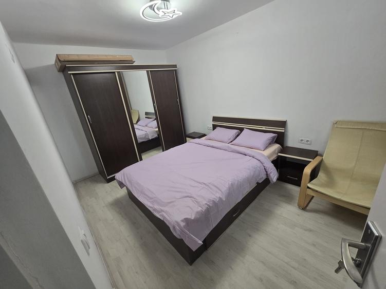 Apartament cu 3 camere nedecomandat în Politehnica