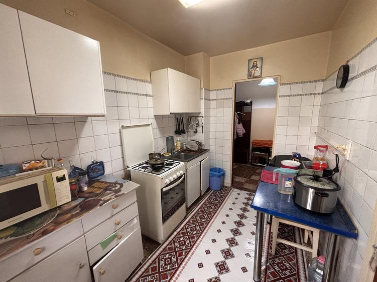 Apartament cu 3 camere decomandat în 1 Decembrie 1918