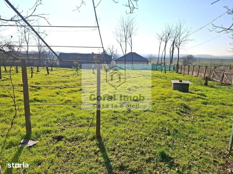 Casă cu 2 camere cu Teren 2016 Mp în Traian