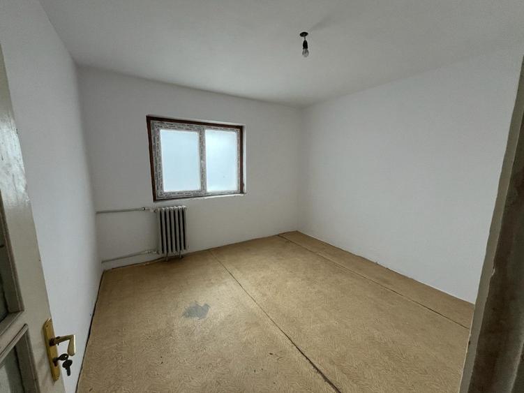 Apartament cu 2 camere decomandat în Spitalului