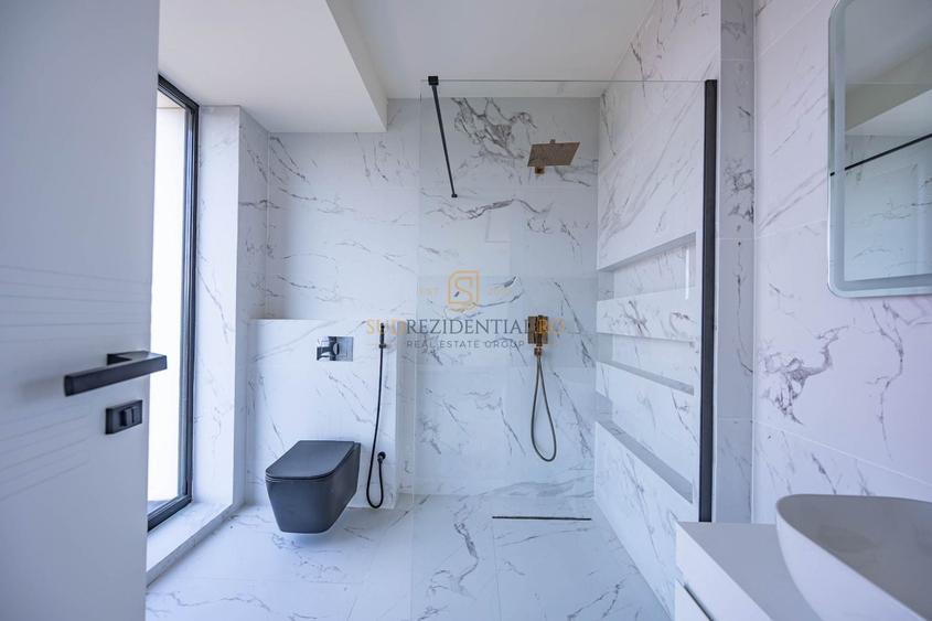 Penthouse cu 4 camere decomandat în Decebal