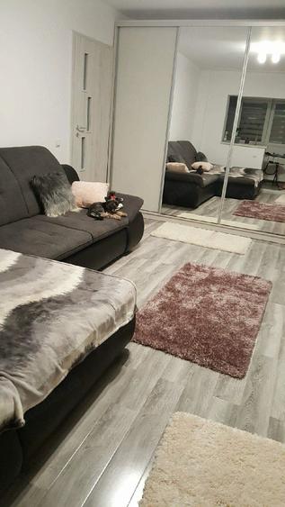 Apartament cu 2 camere semidecomandat în Gorjului