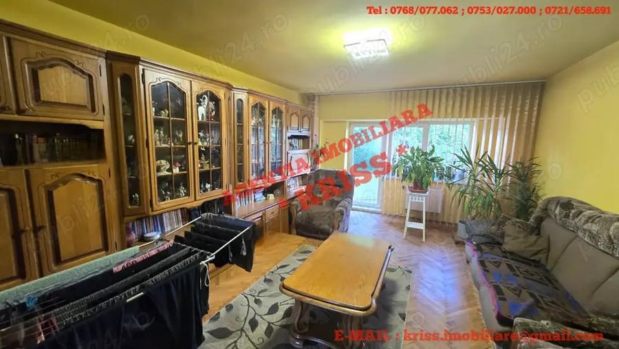 Apartament cu 3 camere decomandat în Craiovei
