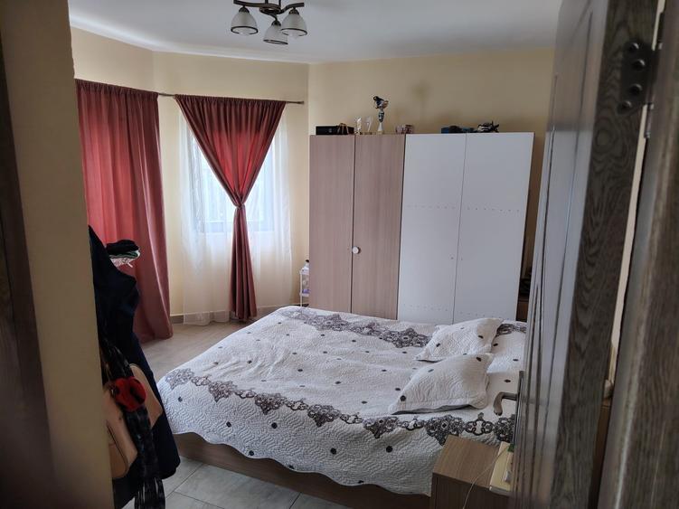 Casă cu 4 camere în Frumușeni