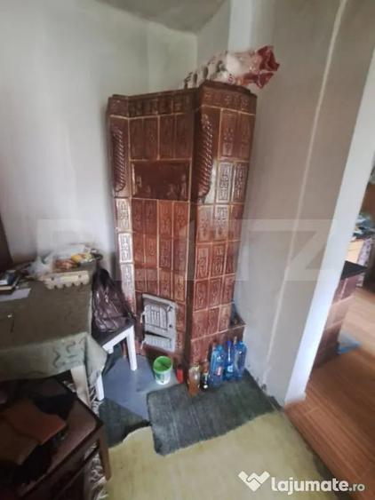 Casă cu 2 camere cu Teren 1000 Mp în Vulcan
