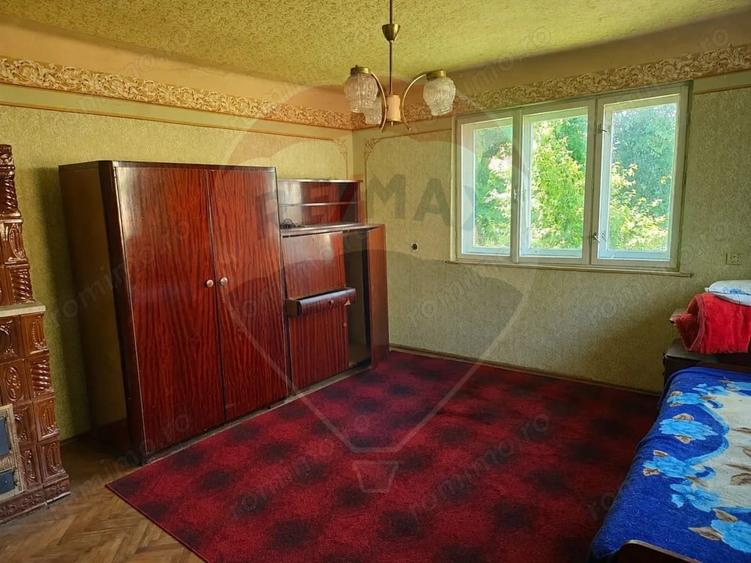 Casă cu 6 camere cu Teren 250 Mp în Central