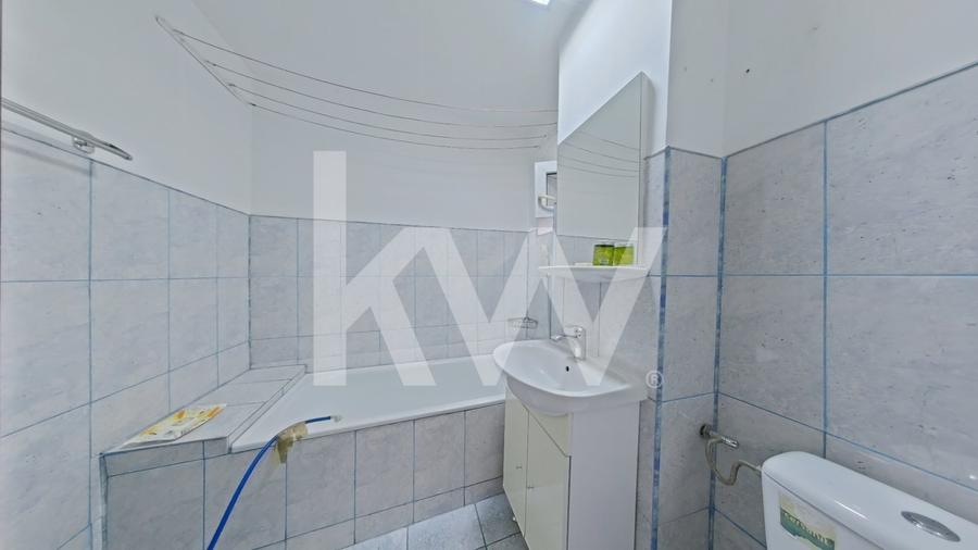 Apartament cu 3 camere decomandat în Calea București