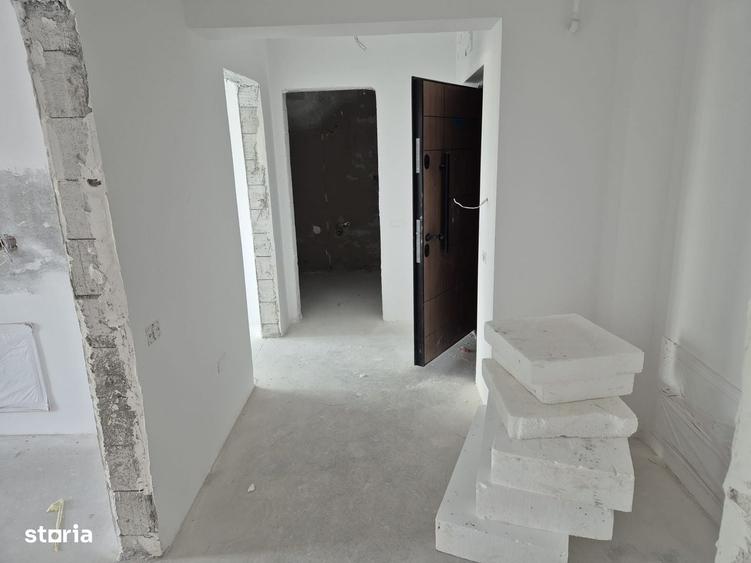 Apartament cu 2 camere în Apărătorii Patriei