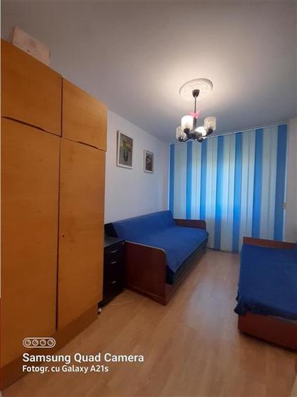Apartament cu 3 camere decomandat în Malu Roșu