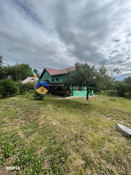 Casă cu 6 camere cu Teren 2088 Mp în Podoleni