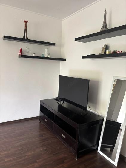 Apartament cu 4 camere semidecomandat în Tineretului