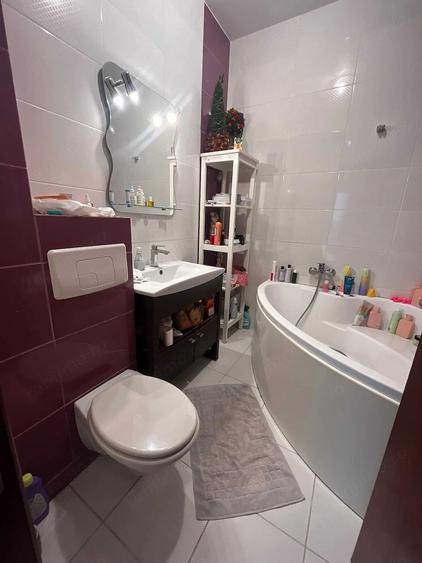 Apartament cu 3 camere decomandat în Grivița