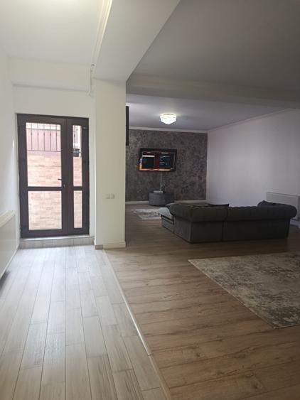 Apartament cu 3 camere decomandat în Chibrit