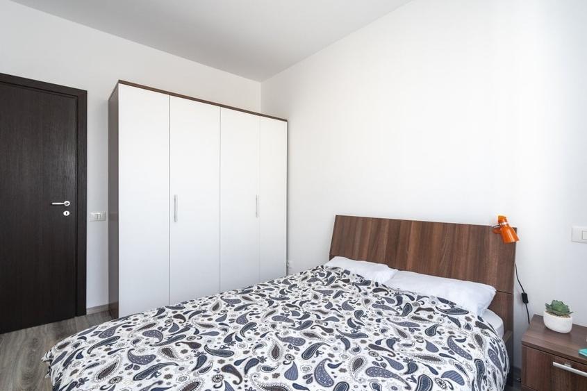 Apartament cu 2 camere semidecomandat, mobilat în Mihai Bravu