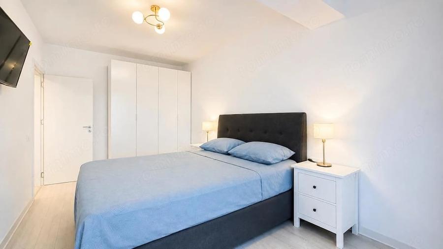 Apartament cu 3 camere semidecomandat în Central