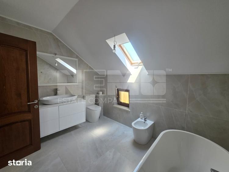 Casă cu 5 camere cu Teren 2903 Mp în Copălău