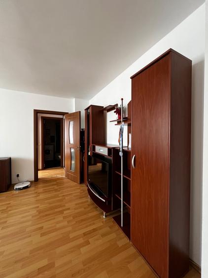 Apartament cu 2 camere semidecomandat, mobilat în Tineretului