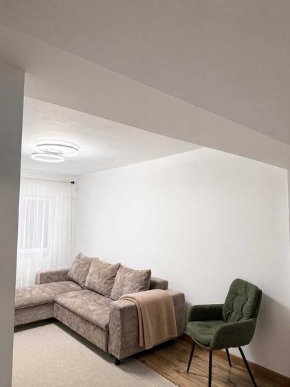 Apartament cu 3 camere decomandat în Hârșova