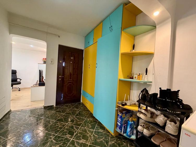 Apartament cu 2 camere decomandat, mobilat în Nicolina