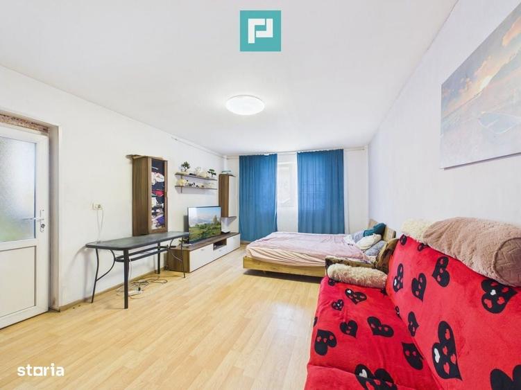 Casa P+E cu doua apartamente, zona Dragasani - 14