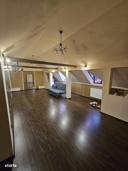 Casă cu 4 camere cu Teren 300 Mp în Central