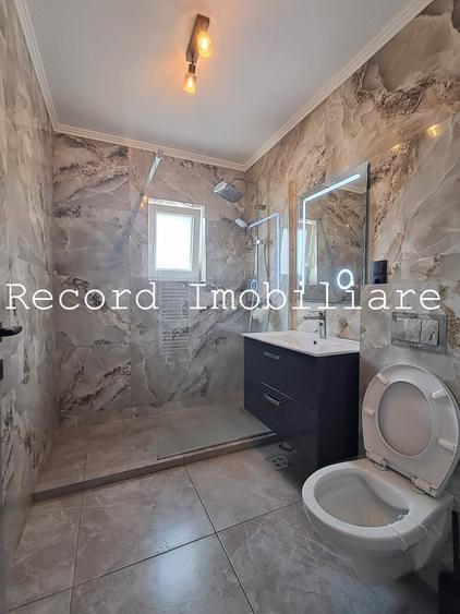 Apartament cu 3 camere decomandat în Florești