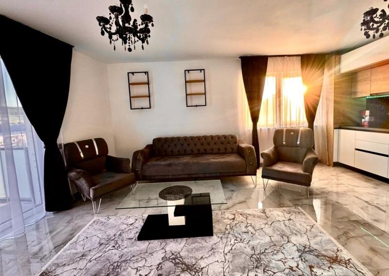 Apartament cu 3 camere decomandat în Central
