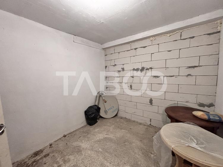 Apartament cu 2 camere semidecomandat, mobilat în Bună Ziua