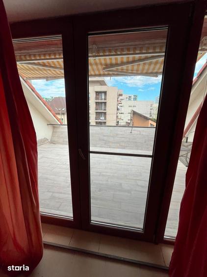 Apartament cu 3 camere semidecomandat în Nord