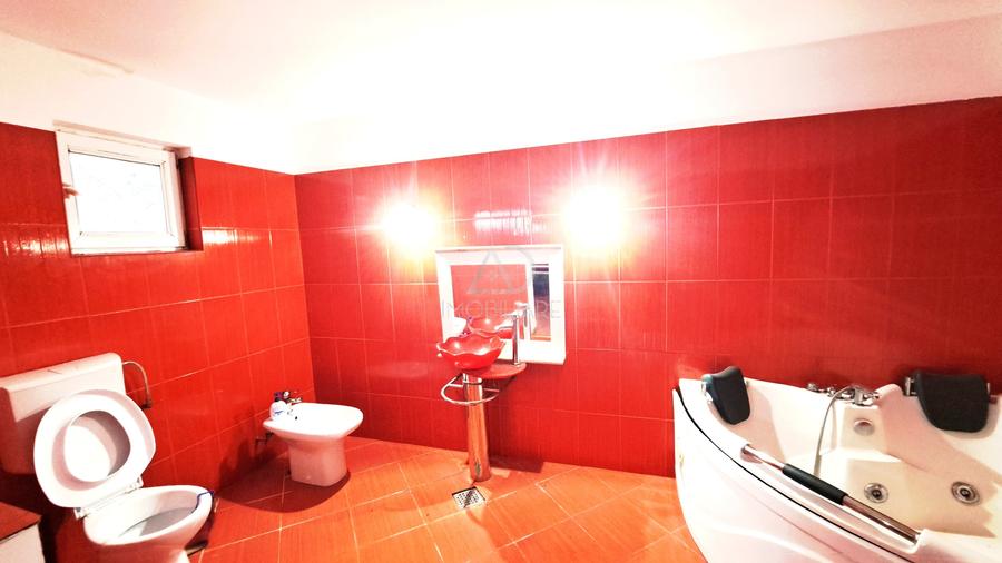 Casă individuală cu 5 camere cu Teren 1786 Mp în Țicleni