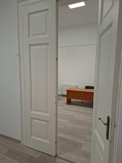 Birou, de 140 mp, în P-ța Unirii