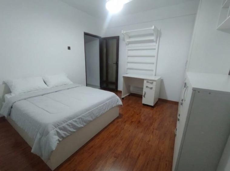 Apartament cu 3 camere decomandat, mobilat în Central