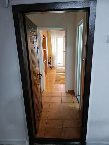 Garsonieră decomandată în Titan