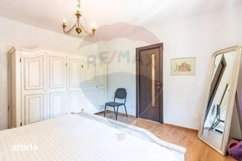 Casă cu 4 camere cu Teren 4435 Mp în Central