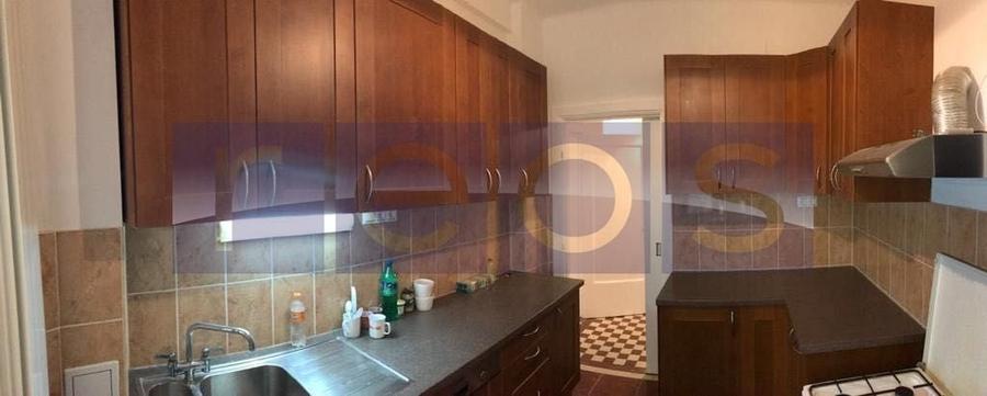 Apartament cu 5 camere semidecomandat, mobilat în Amzei
