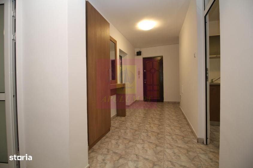 Apartament cu 3 camere decomandat în Decebal