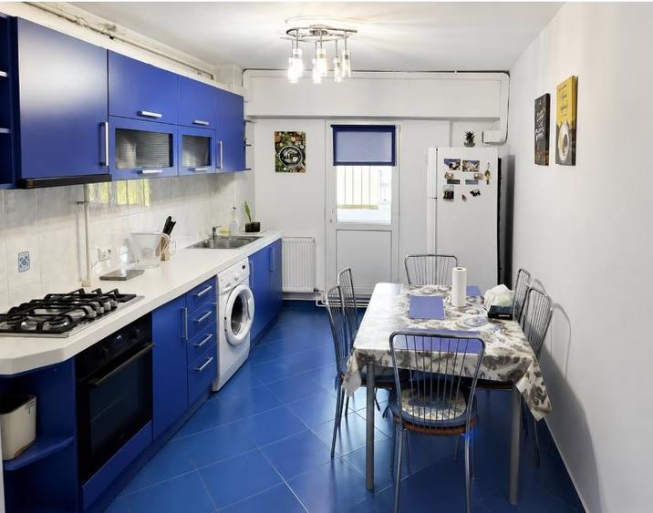 Apartament cu 3 camere decomandat în Scriitorilor