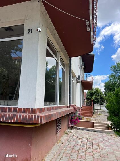 Spațiu comercial, de 1,339 mp, în Central