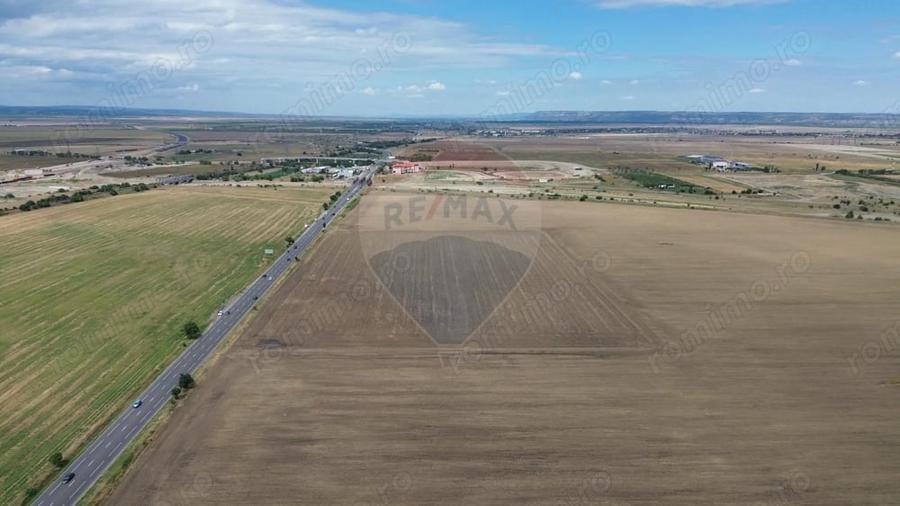 Teren de 27500 mp, în Tișița