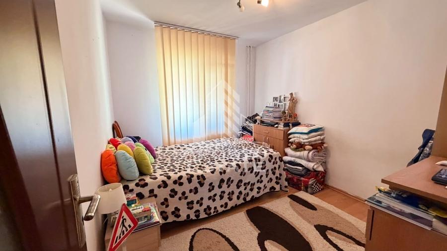 Apartament cu 3 camere decomandat în Baba-Dochia