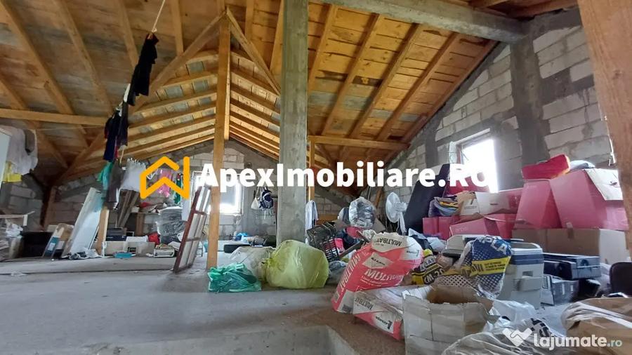 Casă cu 4 camere cu Teren 883 Mp în Varlaam